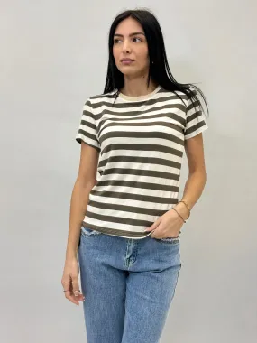 Comfortable striped T-shirt.