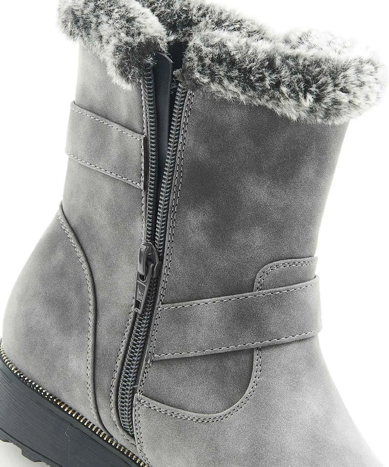 Comfortable Suede Boots with Cushioning Technology