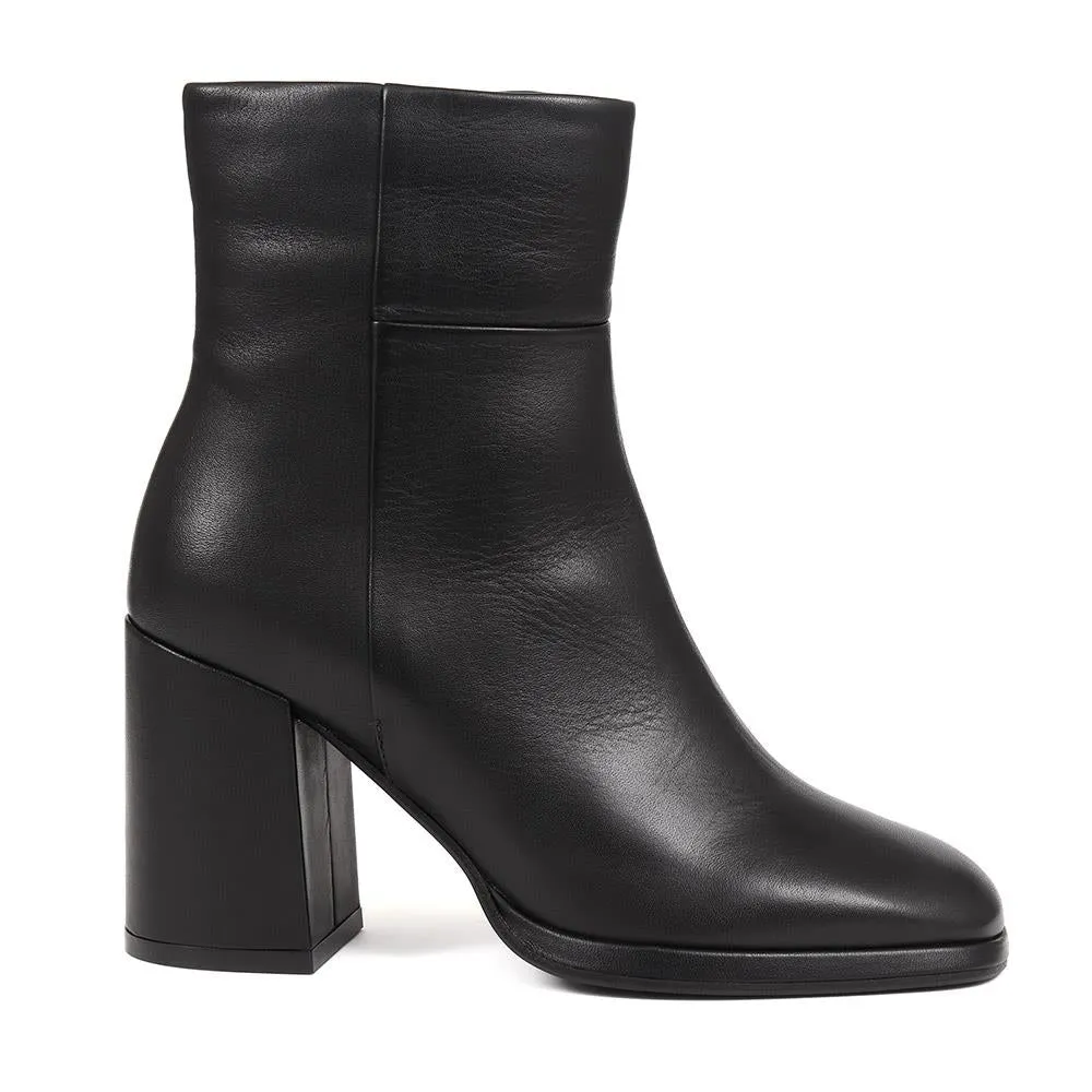 Heeled Leather Ankle Boots - CLARABELLA / 324 306