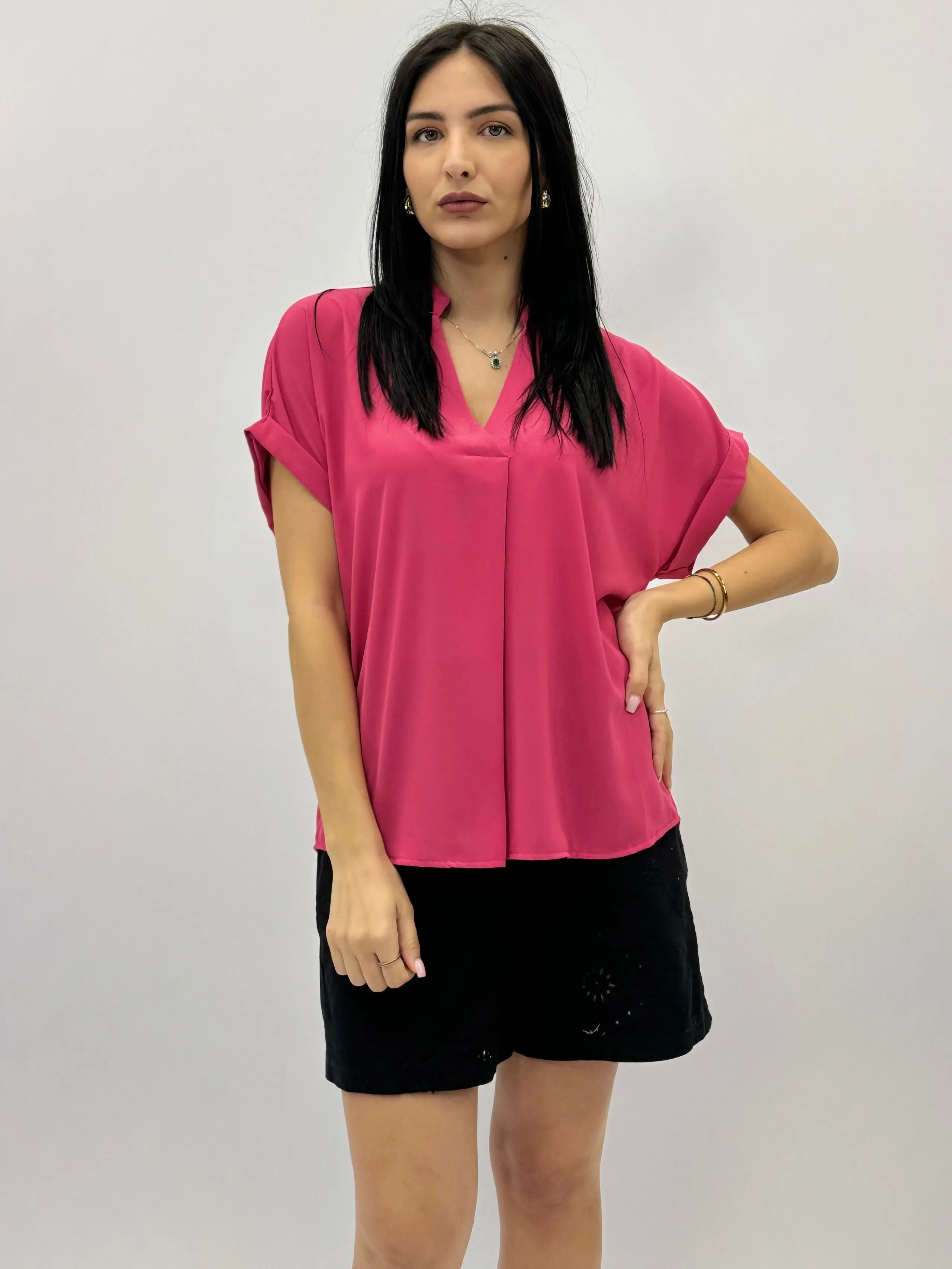 Lightweight blouse with mandarin collar.