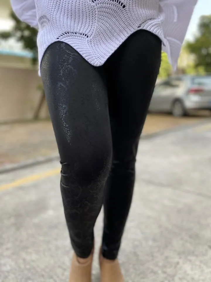 Snake Print Leggings in Black