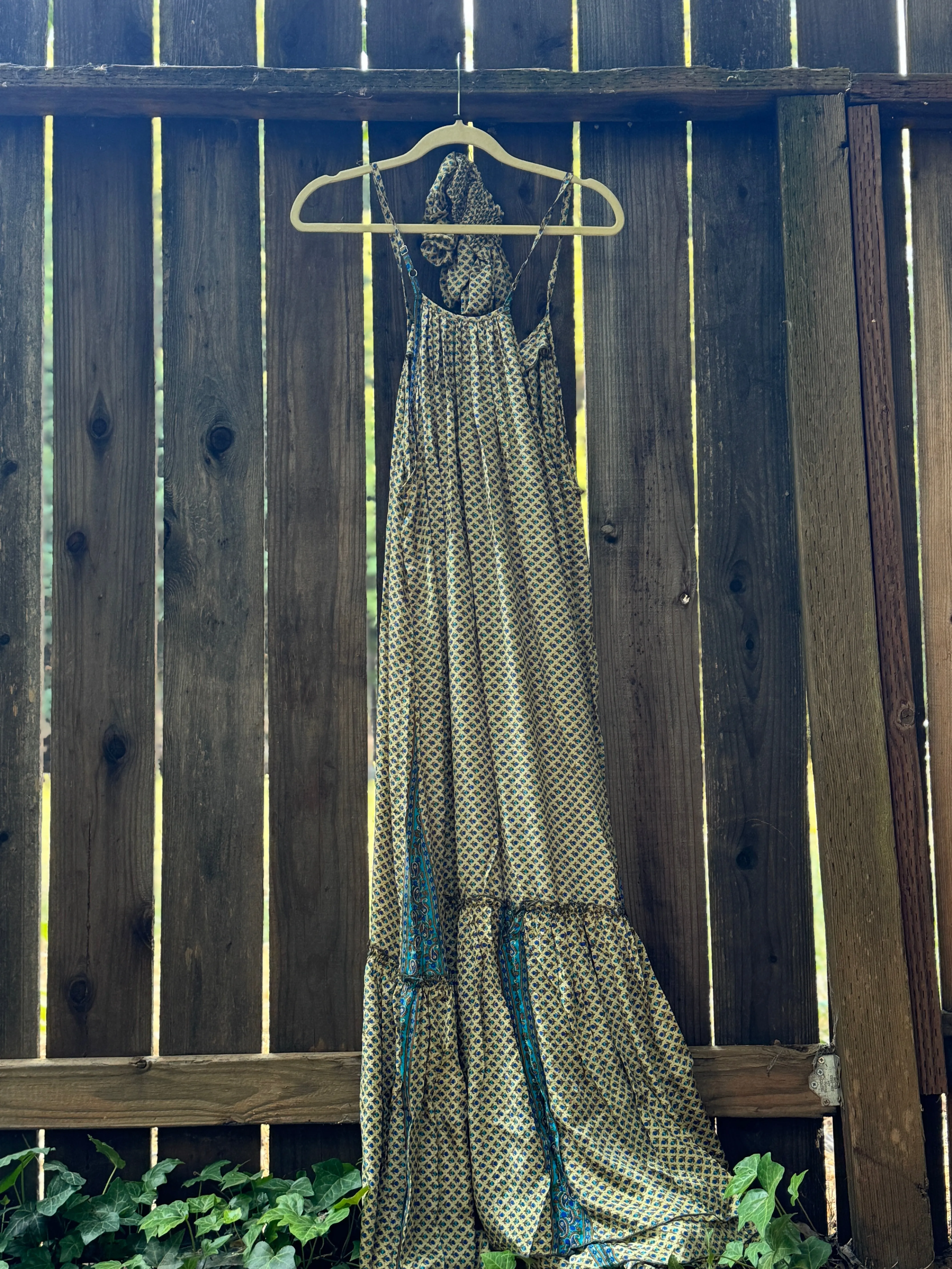 Elegant Maxi Dress in Size Large - Topanga