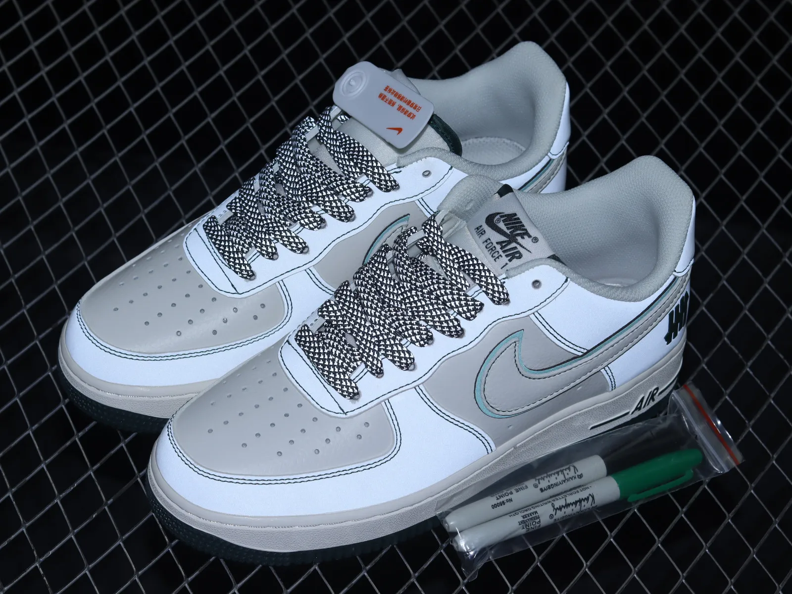 Undefeated x Nike Air Force 1 07 Low White Green UN3699-066