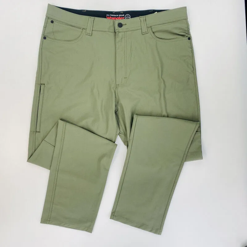 Secondhand Wrangler Fwds 5 Pocket Hiking Pants for Men - Khaki - Size 52